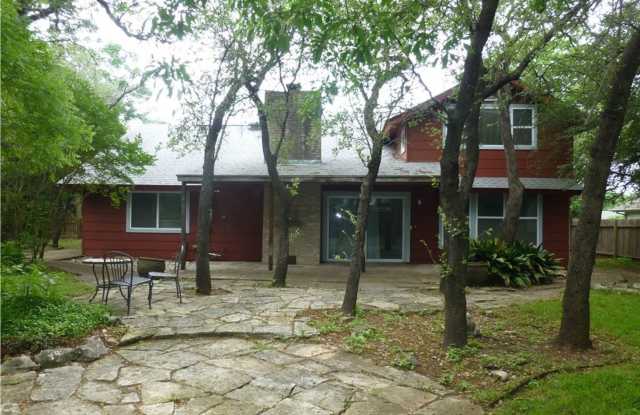 Large Yard and Versatile 3 Bedroom Floor Plan - 12503 Rainbow Court, Austin, TX 78729