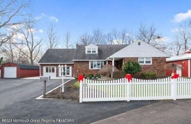 573 Lloyd Road photos photos