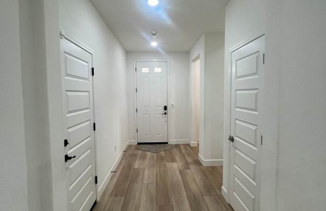 Folsom 2800 Sqft. 5 Bedroom 4 Bathroom Home for Rent Gallery 3