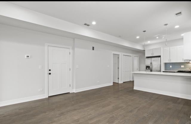 1321 S Lawndale Avenue Gallery 4