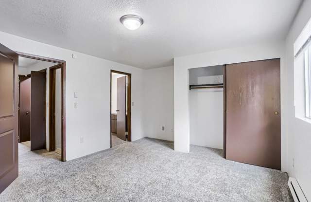 2-Bedroom Townhome with Updated Kitchen + In-Unit Washer & Dryer Gallery 4