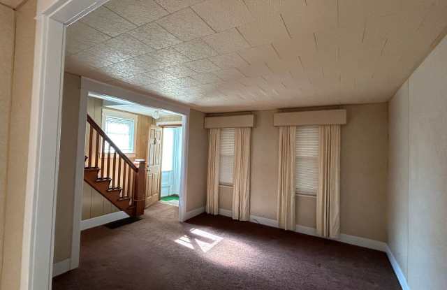 Spacious 4 bedroom Oswego Home!! Gallery 3