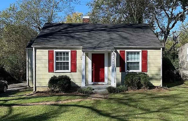 2BR/1BA Cottage near Forrest Hills - 3921 Greenleaf Avenue, Knoxville, TN 37919