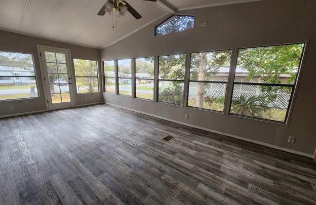 HUGE 2 bed, 2 bath home has 1,586 sq ft. of living area photos photos HUGE 2 bed, 2 bath home has 1,586 sq ft. of living area photos photos