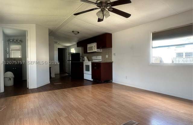 11886 Watergate Cir Gallery 2