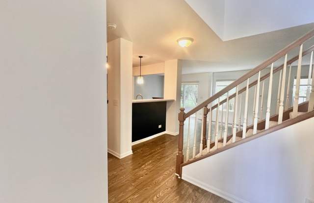 2407 Stoughton Circle Gallery 3