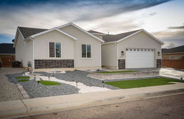 Beautiful Custom Home ! Gallery 4