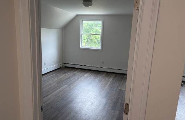 396 River Road Gallery 1