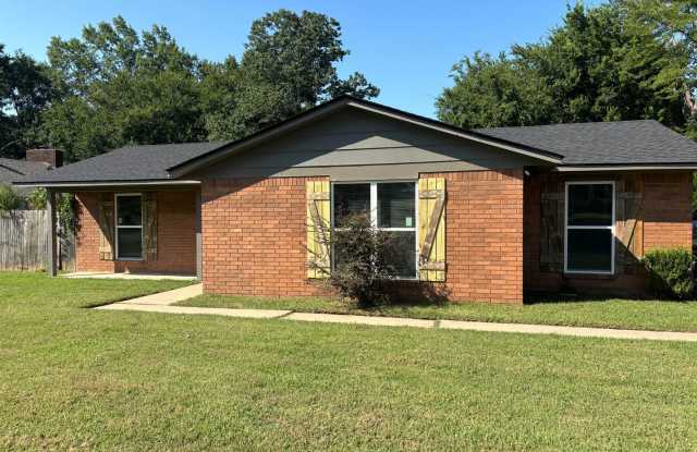Three Bedroom/Two Bath Home - 9101 Timberlyn Way, Fort Smith, AR 72903