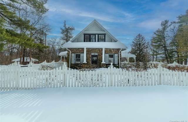 4 Sengen Lane - 4 Sengen Lane, Cornwall-on-Hudson, NY 12520 4 Sengen Lane - 4 Sengen Lane, Cornwall-on-Hudson, NY 12520