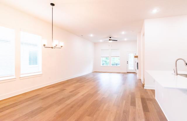 1823 East Fiji Street Gallery 4