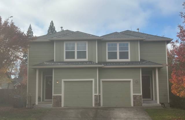 3 Bedroom 2.5 Bath Two Story Duplex - 4119 Geranium Loop Northeast, Salem, OR 97305