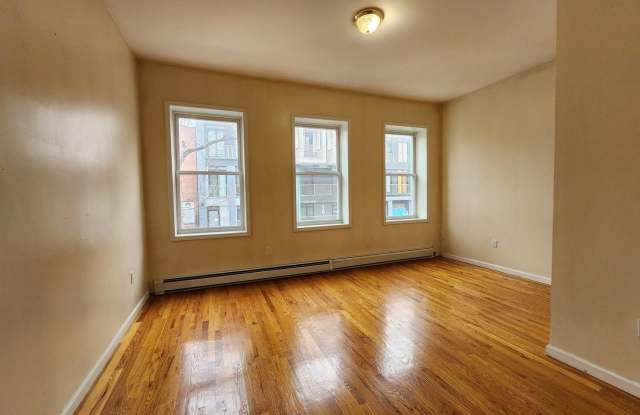 21 Stanhope Street unit: 2 photos photos 21 Stanhope Street unit: 2 photos photos