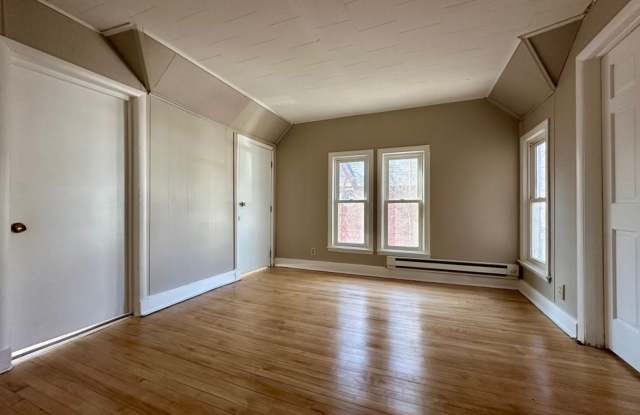 Beautiful Single Family Home - 598 Rose Avenue East, St. Paul, MN 55130