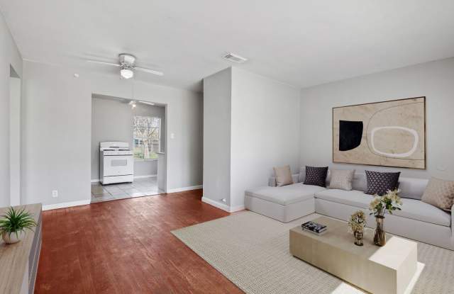 Great 3 Bedroom Single Family in Angleton photos photos