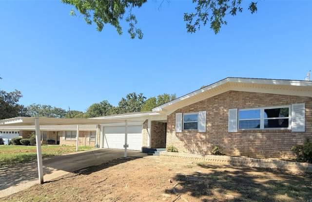 905 Seymore Circle Gallery 1