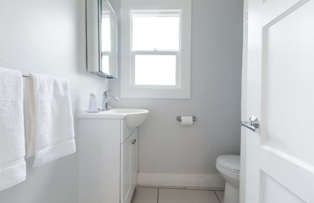 462 N. Ogden Dr. photos photos