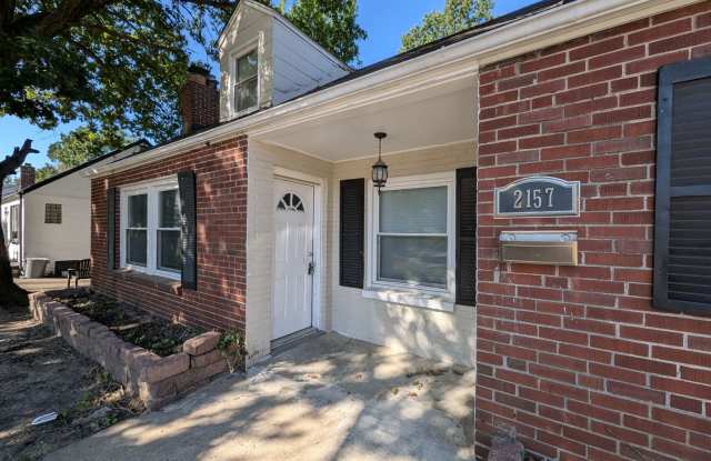 Pretty on Penfield - 3 Bedroom, 1 Bath Charmer photos photos