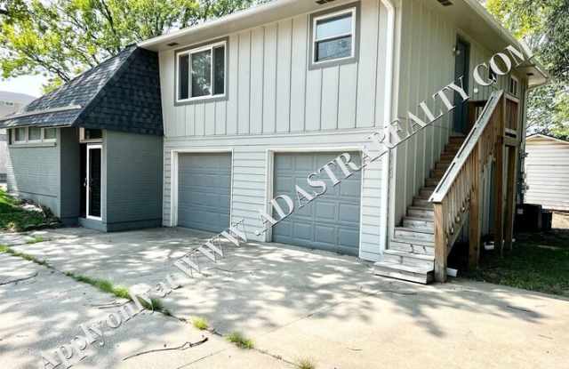 6042 Pflumm Road - 6042 Pflumm Road, Shawnee, KS 66216