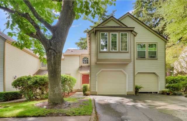 Lovely 2 bed Kirkland home photos photos