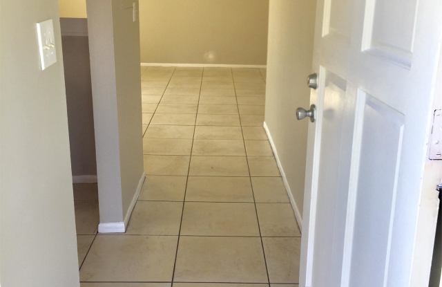 1001 North Plantation Drive - 1, E1 Gallery 3