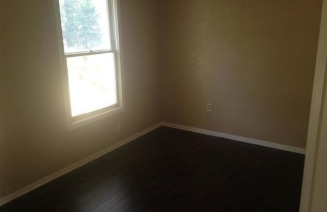 1104 N LBJ Dr - 1104 North Lbj Drive, San Marcos, TX 78666