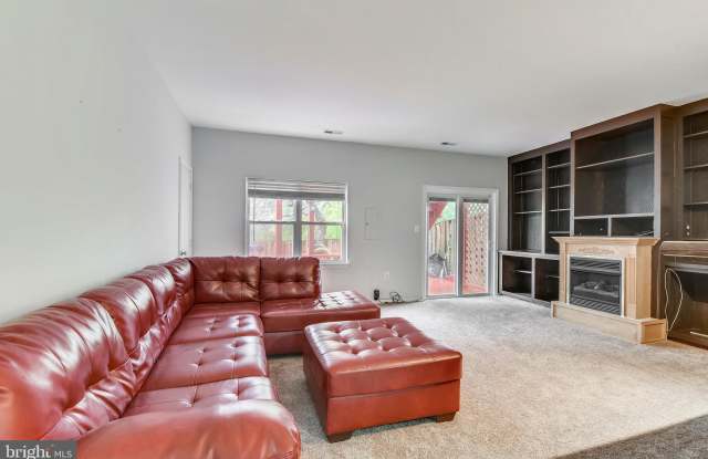 21242 MILLWOOD SQUARE Gallery 4
