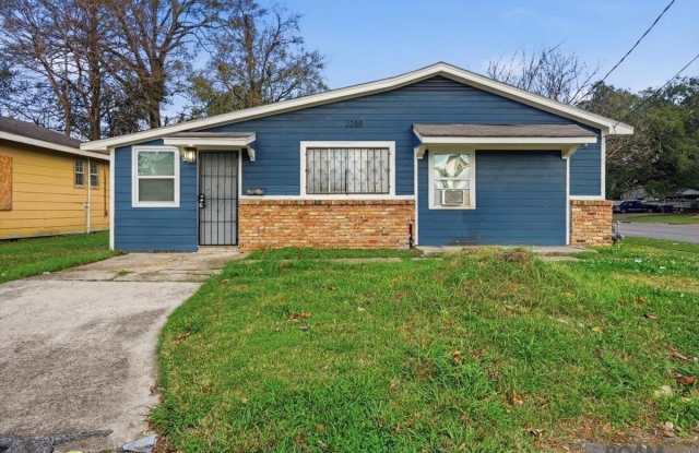 3285 Ozark Street photos photos