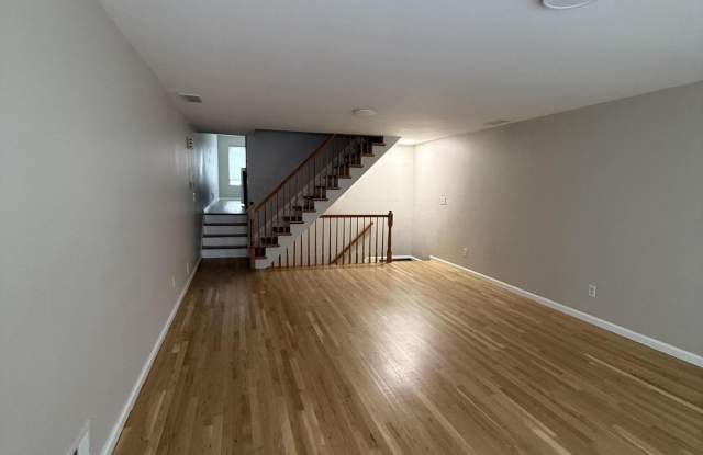 214 Essex Drive Gallery 1