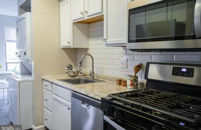 11240 CHESTNUT GROVE Square Gallery 3
