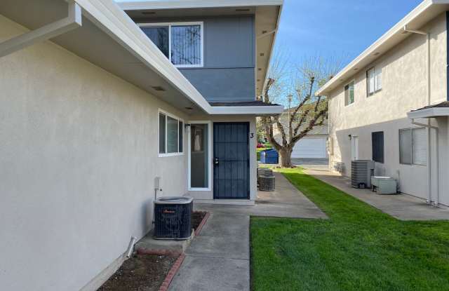 Remodeled 2 bedroom 1 bath townhouse - 4620 Greenholme Drive, Foothill Farms, CA 95842