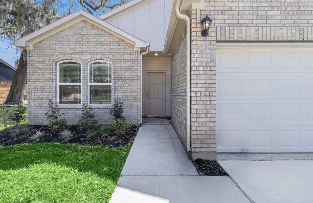 Columbia Lakes --- 4 bedroom/2 bath on an oversized 75' lot!! Gallery 4