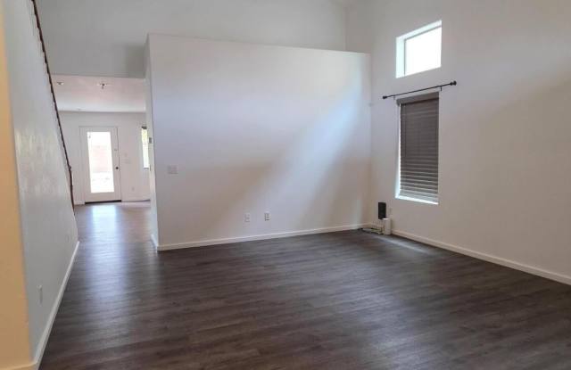 42065 W Hillman Drive Gallery 4