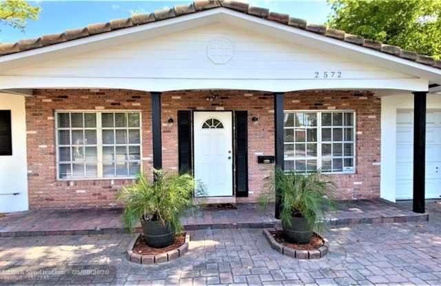 2572 NE 26th St - 2572 Northeast 26th Street, Fort Lauderdale, FL 33305