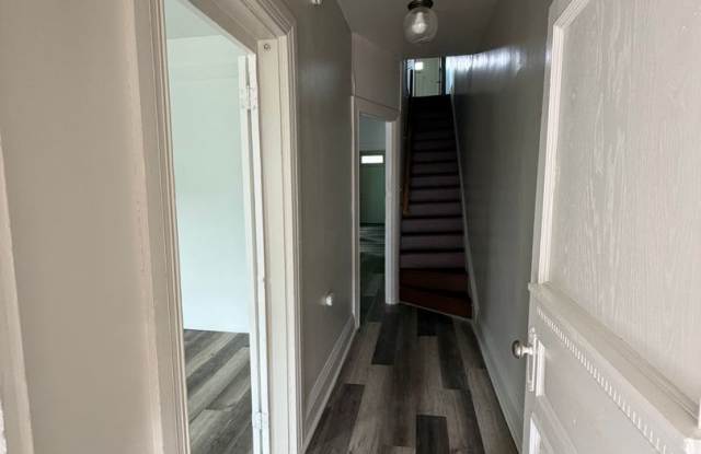Student Housing -- 6 Bedroom Townhome by York College Gallery 4