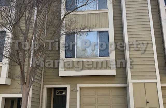 Spacious 2 Bd/ 2.5 Ba/ 1405 sf Walnut Creek Townhouse available early October for Lease! photos photos Spacious 2 Bd/ 2.5 Ba/ 1405 sf Walnut Creek Townhouse available early October for Lease! photos photos