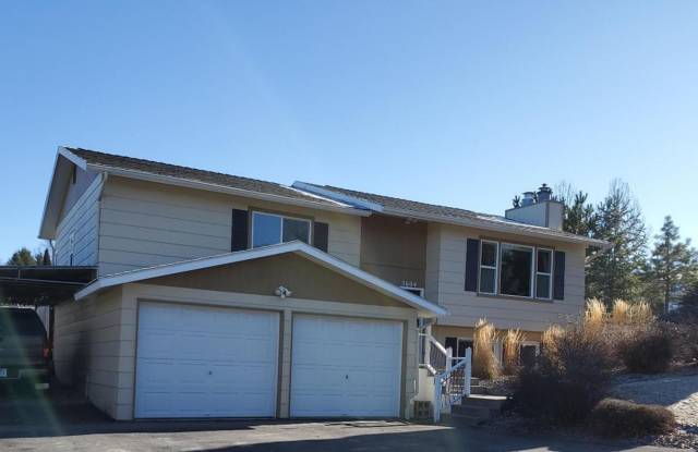 Large Modern House in Moose Can Gully photos photos