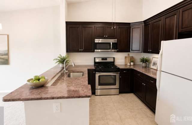 4313 Bayberry Court Gallery 2