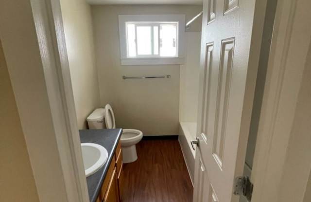 REGAL APARTMENTS Gallery 3