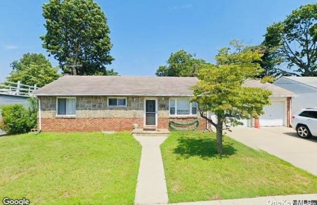 90 Arthur Avenue - 90 Arthur Avenue, South Floral Park, NY 11001