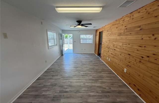 306 N IONA Avenue Gallery 2