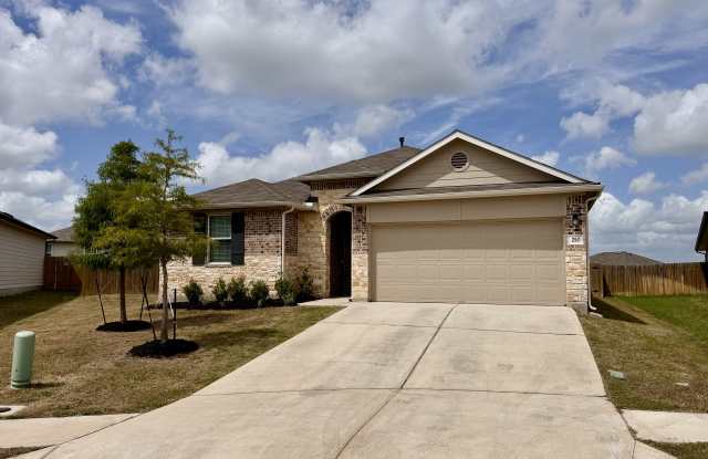 267 Evergreen Sumac Loop Gallery 1