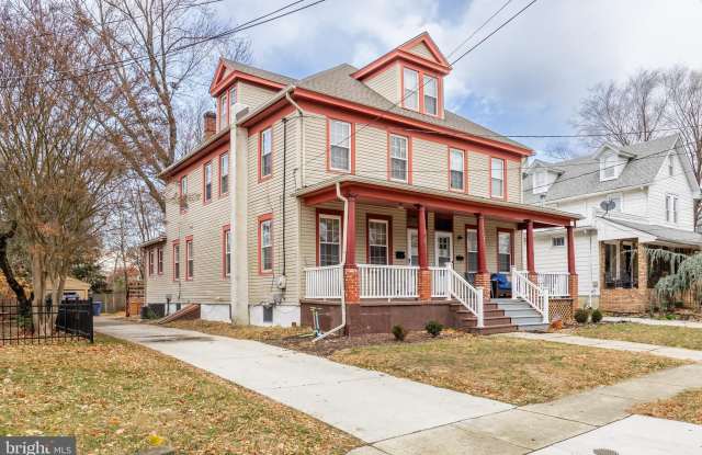 109 W CENTRAL AVENUE Gallery 2