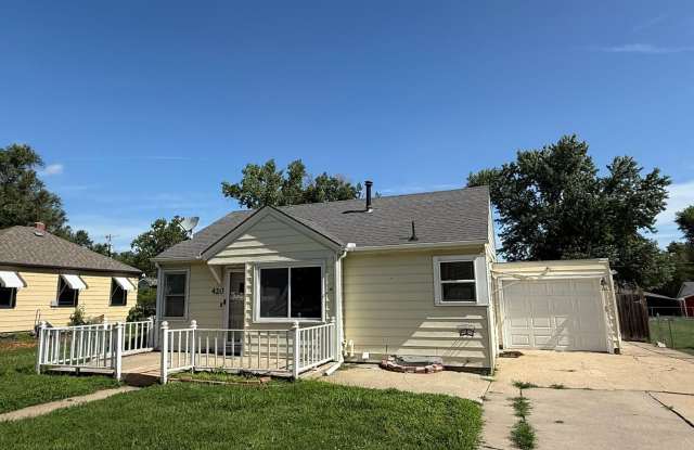 3 Bedroom Single family with fenced in yard photos photos