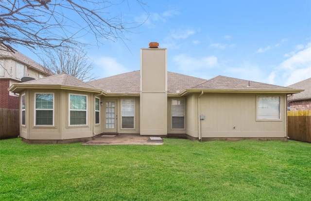 2700 Forest Creek Drive Gallery 2