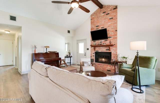 215 Sleepy Hollow Drive Gallery 2