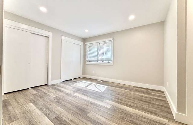 4885 Eisenhower Dr photos photos