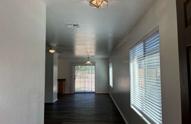 3136 W Alta Vista Rd Gallery 4