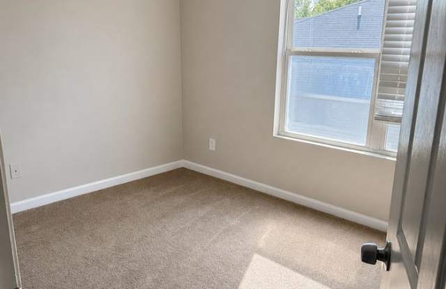 7302 Waldrop Place Gallery 2