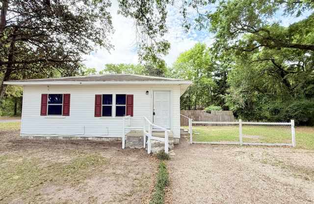 Charming 2-Bedroom Home photos photos